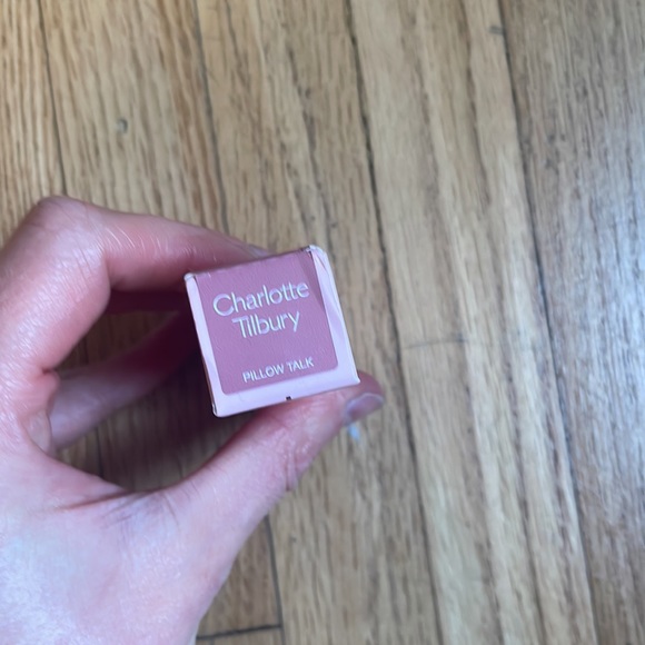 Charlotte Tilbury
Matte Revolution Lipstick- Pillow Talk Collection - Picture 2 of 3